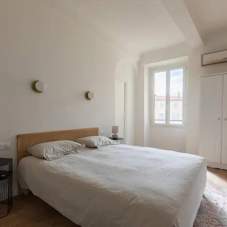 Beautiful Apartment, Port De Nice,place Du Pin 45 M2 *